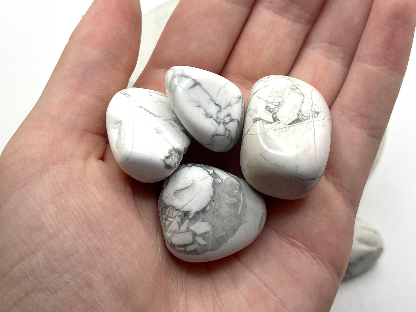 Howlite Tumble